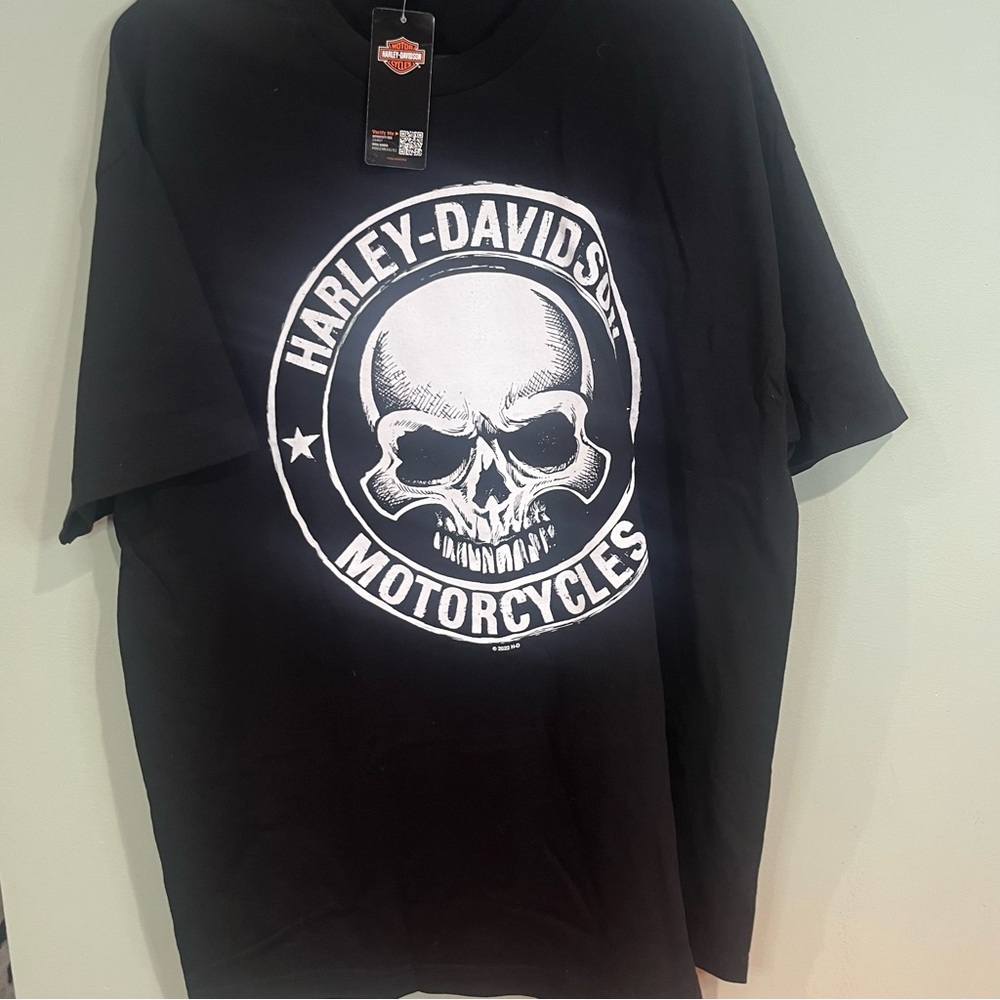 NWTHarley-Davidson Black Tee with White Skull Round Logo - Picture 2 of 9